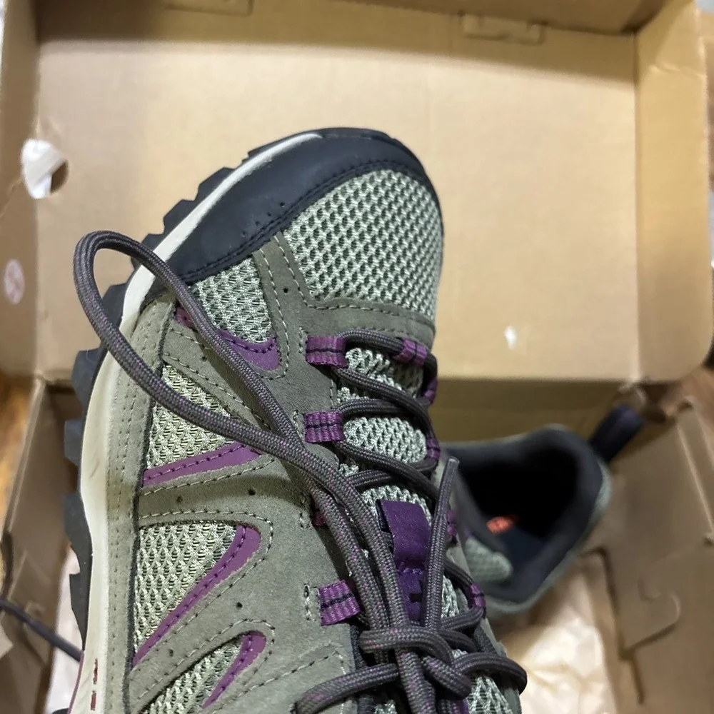 New Merrell Oakcreek‎ Olive  Waterproof Hiking Shoes Womens Sz 11 J03592